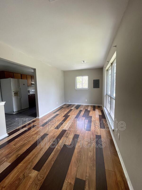 Photo - 729 Davis Ave House