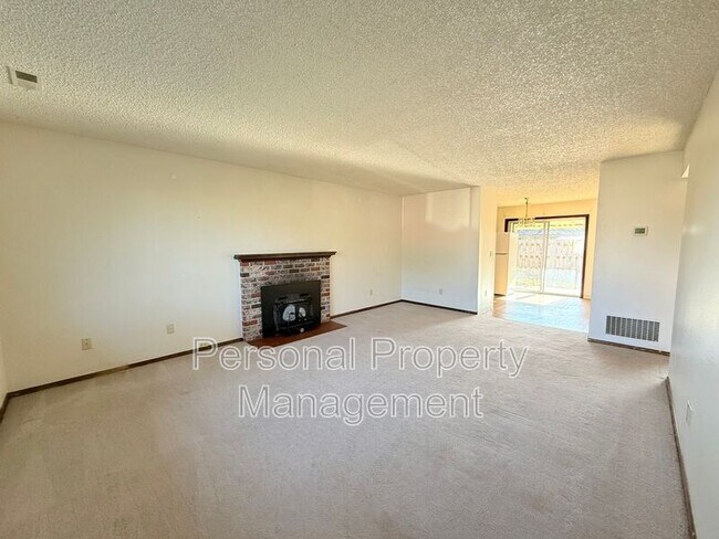 Foto del edificio - 16121 SE 3rd St