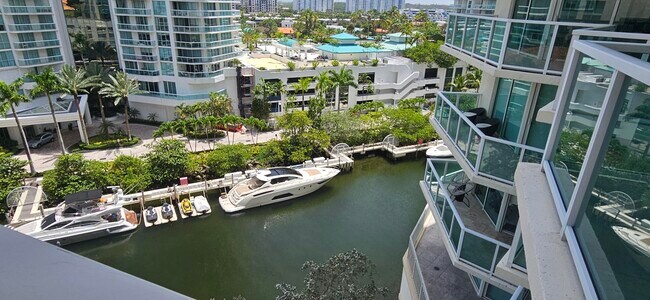 Foto del edificio - 200 Sunny Isles Blvd