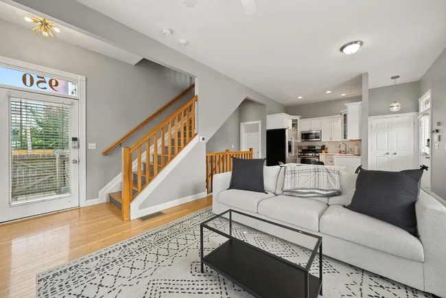 Foto del edificio - 950 N 6th St