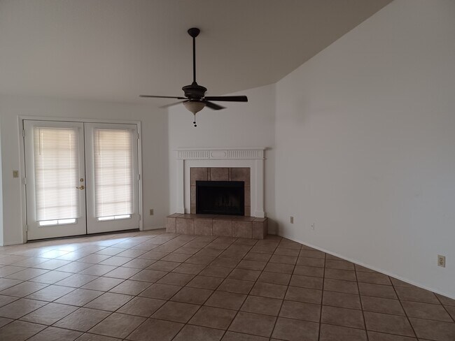 Foto del edificio - 7211 W Morrow Dr