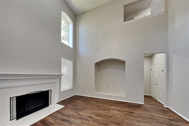 Building Photo - 6307 Briar Cross Ct