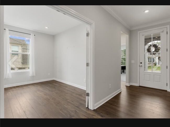 Building Photo - 1096 River Oaks Blvd