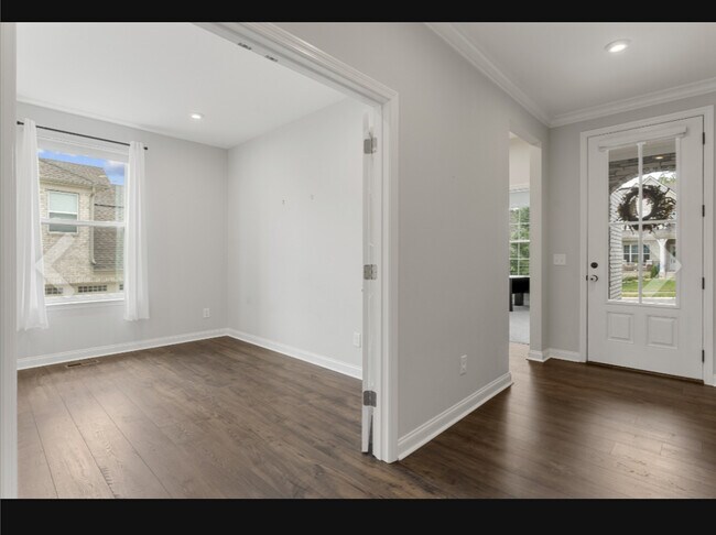 Foto del edificio - 1096 River Oaks Blvd