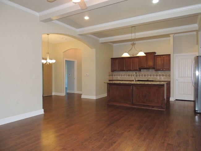 Building Photo - 726 W Cottonwood Dr