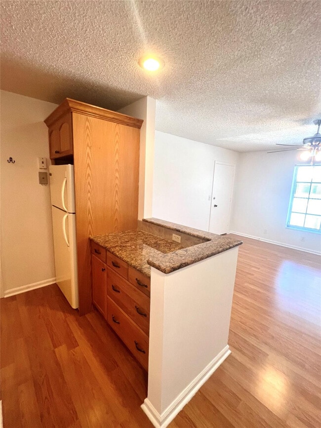 Building Photo - 6600 NE 22nd Way