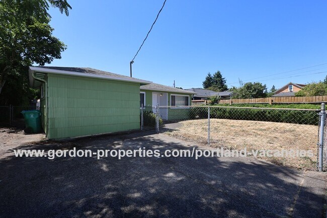Foto del edificio - SE Tenino St - Brentwood-Darlington ranch-style 3 bedroom home