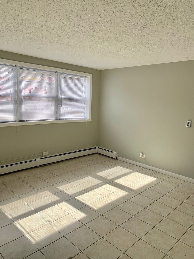 Primary Photo - 1550 N 1st Ave
