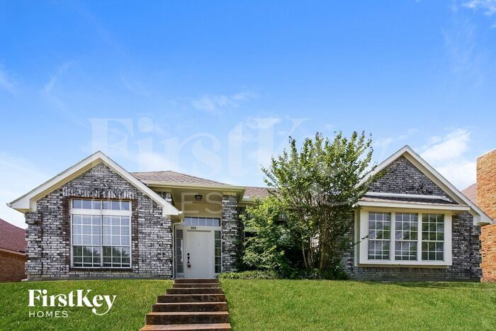 Primary Photo - 2020 Spring Mills Rd