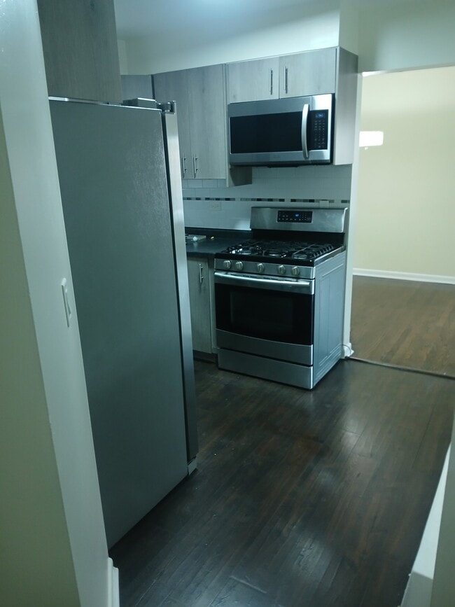 Photo - 6949 W Diversey Ave (Chicago, IL) Apartment