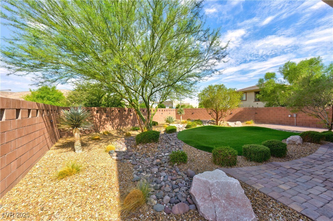 Foto del edificio - 7017 Pearl Hilltop Ct