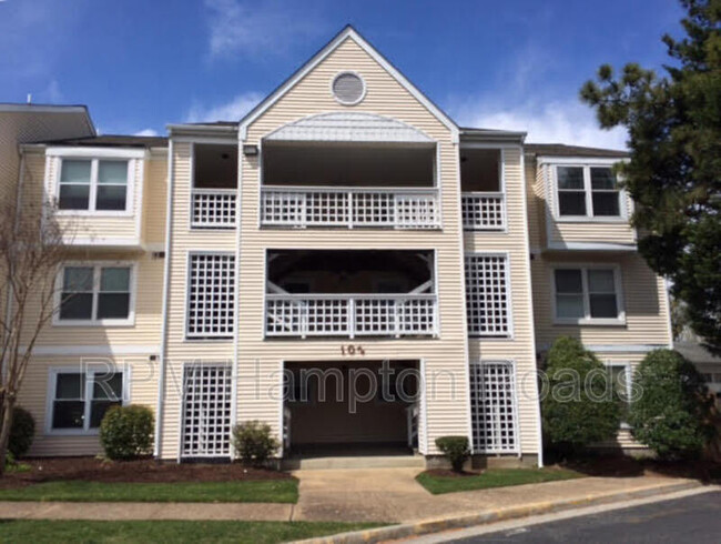Building Photo - 102 Lantana Ln