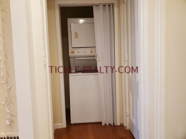 Foto del edificio - 103 Troup St