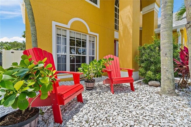 Foto del edificio - 728 NW Waterlily Pl