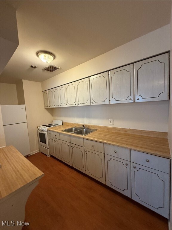 Foto del edificio - 620 Lakeside Dr