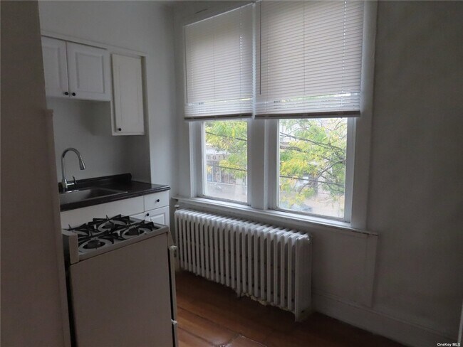 Foto del edificio - 74 Deer Pk Ave