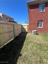 Building Photo - 463 Treeside Dr