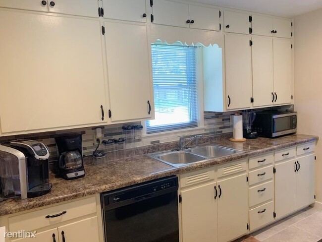 Foto del edificio - 3 br, 2 bath House - 1128 Highland Ave