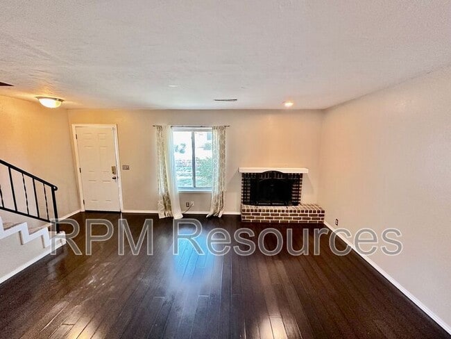 Building Photo - 9610 Hefner Village Blvd