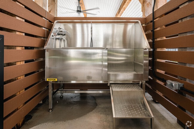 Dog Wash Station - The Wilds