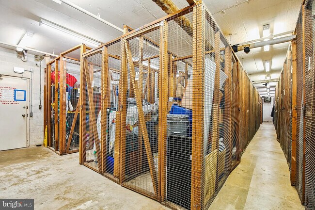 Foto del edificio - 2300 Pimmit Dr