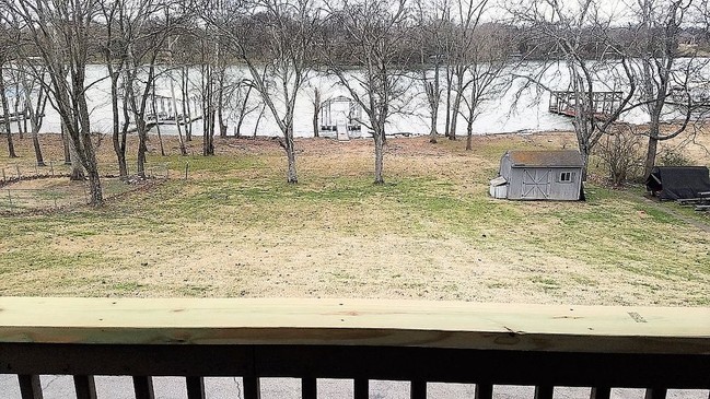 Building Photo - LAKEFRONT 3BR/2BA near Gallatin Marina