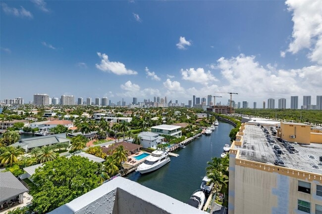 Building Photo - 2903 N Miami Beach Blvd