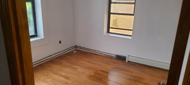 Building Photo - 808 59th St