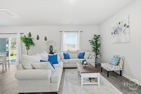 Foto del edificio - 100 Amethyst Dr