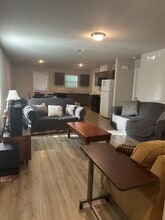 Building Photo - 411 Armstrong St