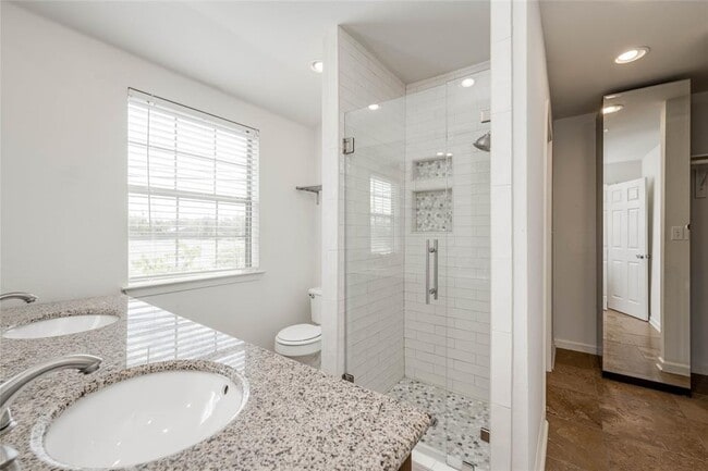 Building Photo - 2101 Polaris Ave