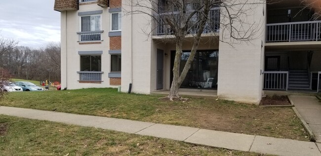 Building Photo - 7950 Seven Woods Dr