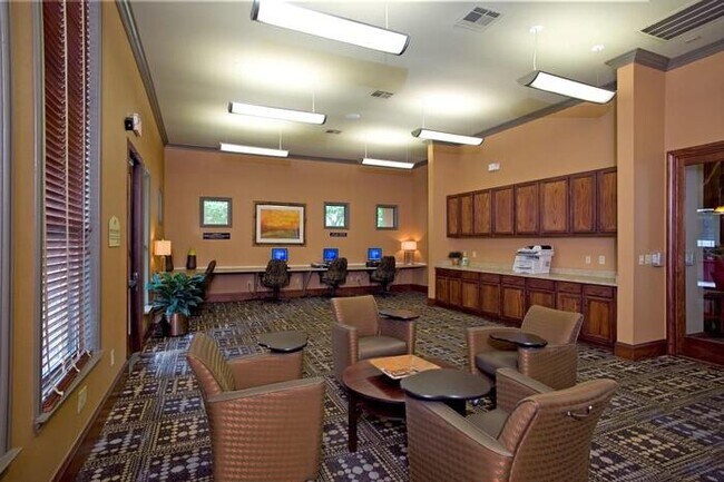 Foto del edificio - 10701 S I-35 Frontage Rd