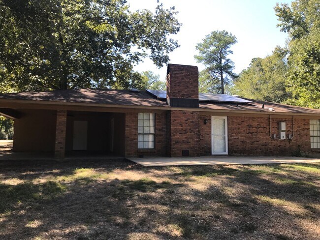 Building Photo - 1046 Hooper - Pineville, Grant Parish