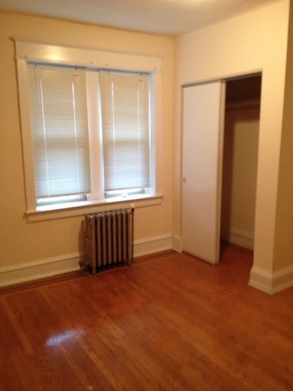 Building Photo - 144 W Allens Ln