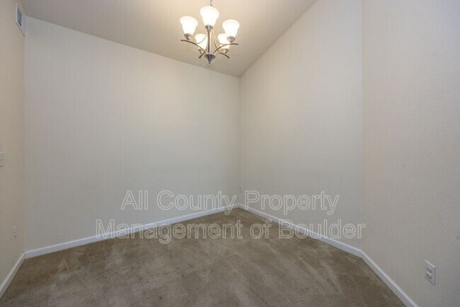 Building Photo - 804 Summer Hawk Drive