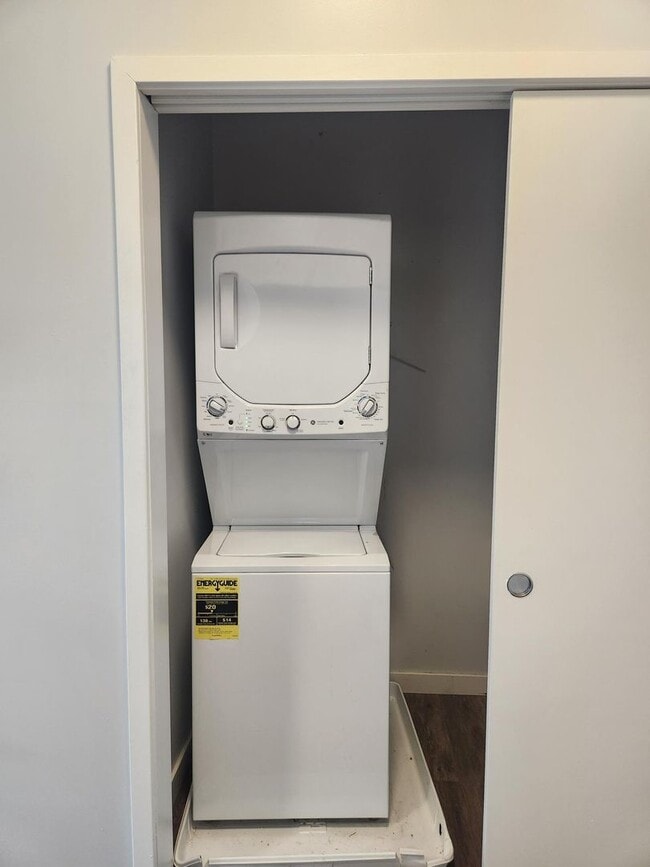 Interior Photo - River Rock Apartments