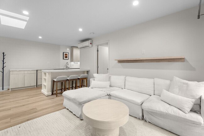 Foto del edificio - 2708-2710 2nd Street