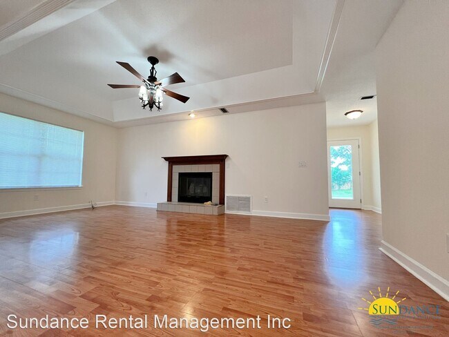 Foto del edificio - 3 br, 2 bath House - 358 Evergreen Place