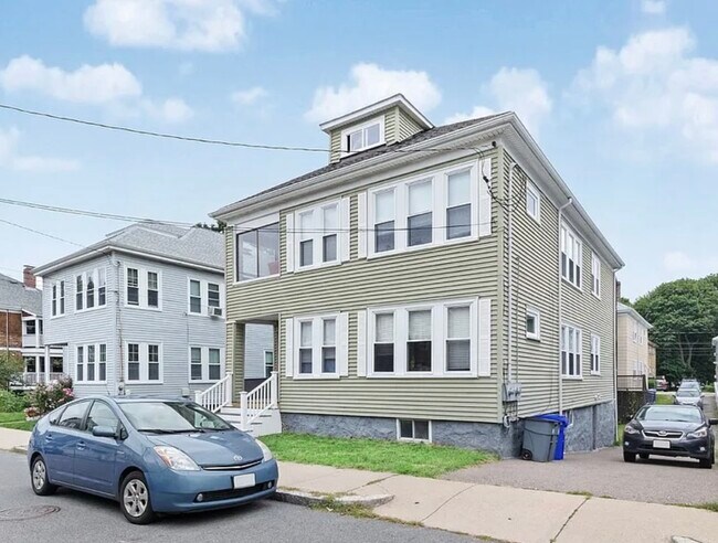 Building Photo - 10 Branton St