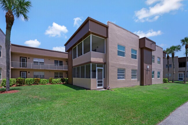Building Photo - 629 Burgundy N