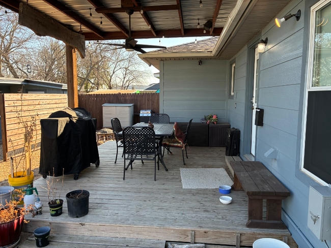 Foto del edificio - 404 Bryson St