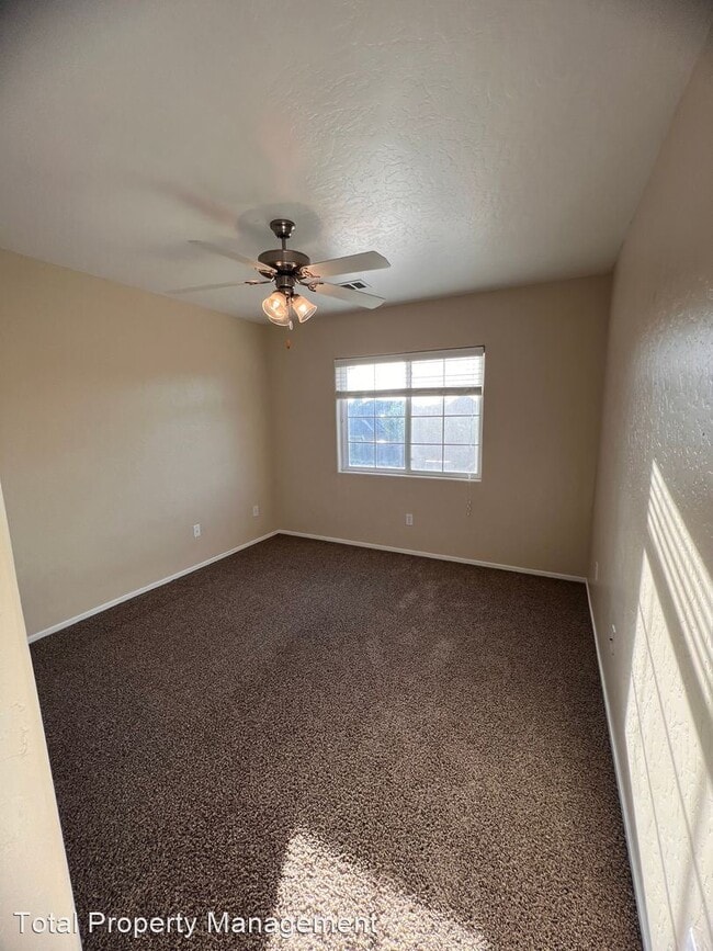 Building Photo - 4 br, 2.5 bath House - 2956 Sauvignon St.