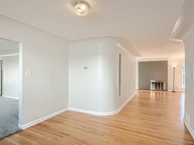 Foto del edificio - 1040 S Harrison St