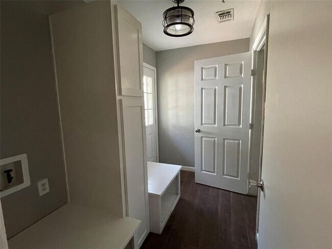 Foto del edificio - 600 S Morrison St