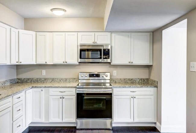 Building Photo - 520 S Brentwood Blvd