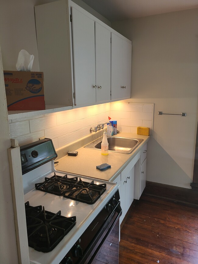 Building Photo - S Main - Duplex