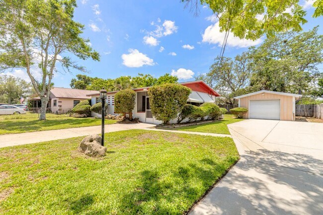 Foto del edificio - 2/1 plus bonus room in Holly Hill