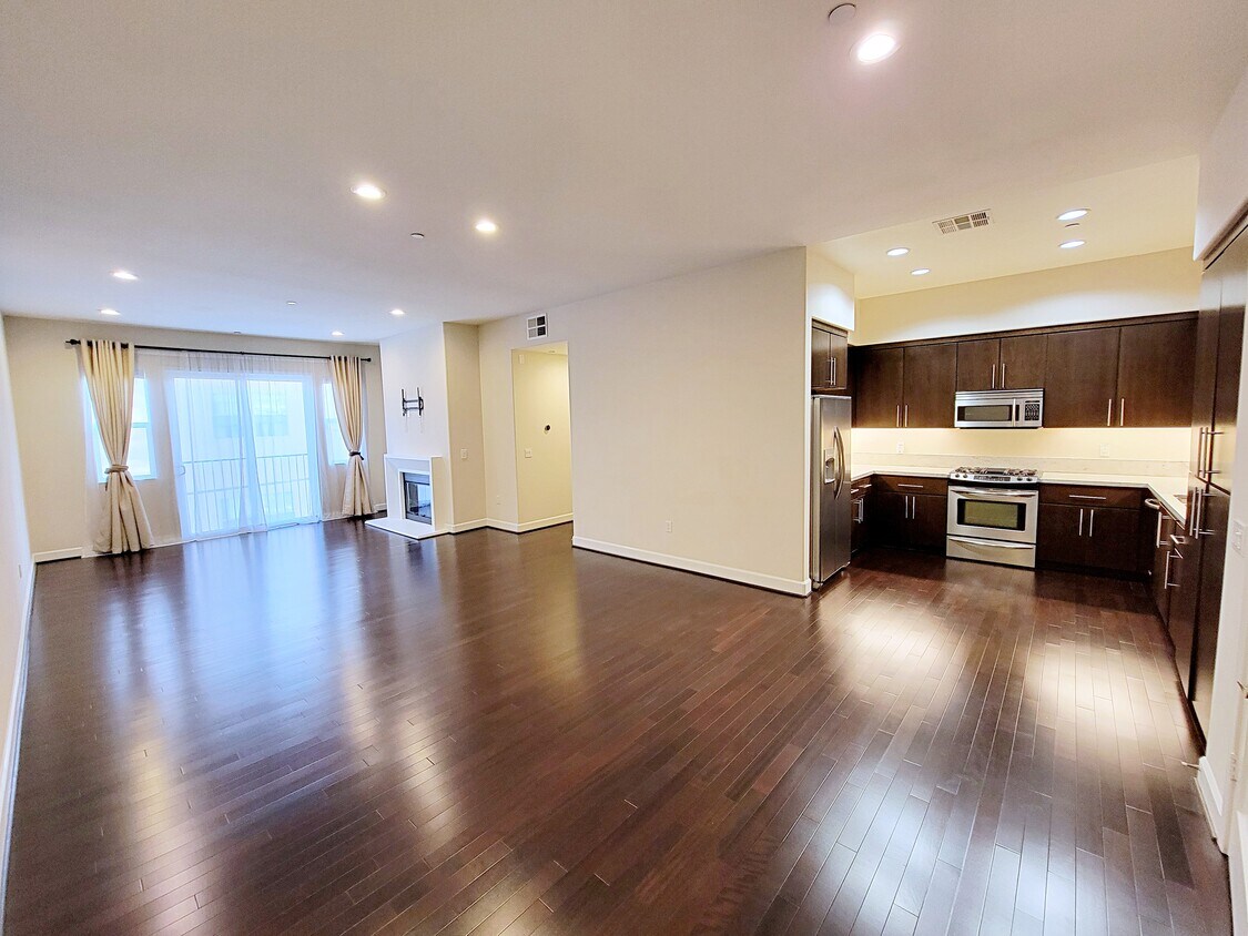 Foto principal - 10878 Bloomfield St