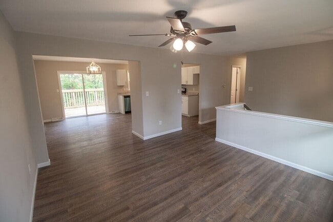 Foto del edificio - 1909 Newton Dr